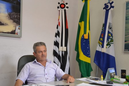 Prefeito de Inúbia Paulista veta projeto de reposição do próprio salário 