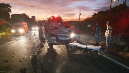 Motorista de caminhonete fica ferido em acidente na rodovia do Contorno em Marília