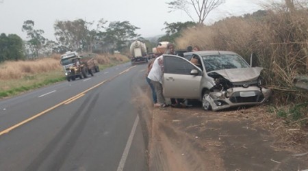 Acidente entre Lucélia e Inúbia Paulista deixa uma pessoa ferida