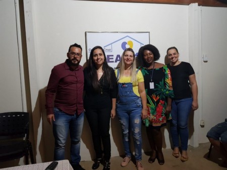 Creas realiza entrega de certificados a participantes de cursos profissionalizantes