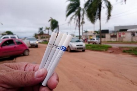 Maços de cigarros oriundos do Paraguai são apreendidos pela polícia em Paulicéia