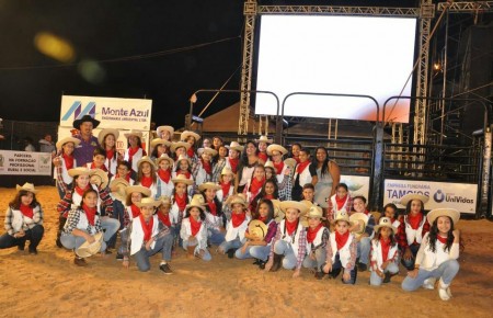 Oficina de Dança da Secretaria de Cultura realiza coreografia de abertura do Rodeio 2019 em OC