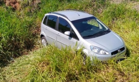 Acidente na SP-294 deixa quatro pessoas feridas