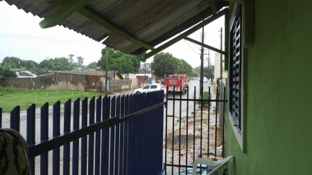 Chuva desta quinta-feira alaga Vila Esperança em Osvaldo Cruz