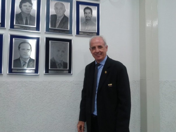 Luiz Antnio Gumiero coloca sua foto na galeria dos Presidentes da Casa de Leis de OC