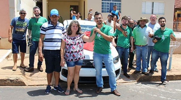 Cocipa entrega carro e motos a ganhadores da promoo Cliente Feliz