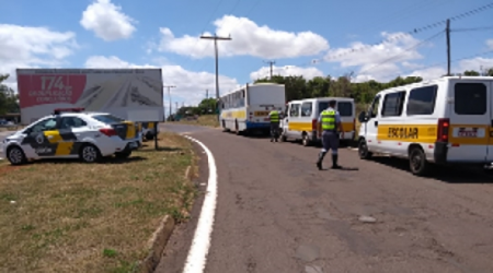 Na volta às aulas PM Rodoviária faz fiscalização voltada ao Transporte Escolar