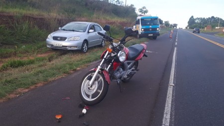 Acidente na SP-294 deixa motociclista e passageira feridos