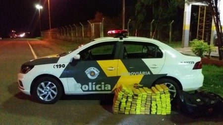 Polícia Rodoviária apreende mais de 90 kg de maconha após abordagem na Rodovia Arlindo Béttio