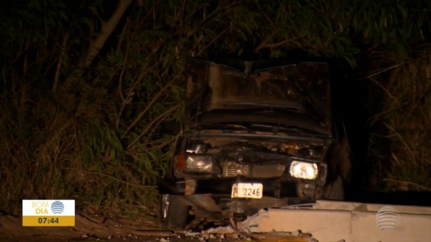 Jovem bate carro em poste e deixa 4,1 mil imveis sem energia em Presidente Prudente e lvares Machado