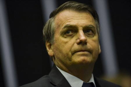 Celular de Bolsonaro foi alvo da ação de hackers, afirma ministério