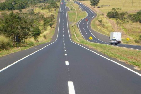 Obras de manutenção na SP-270 alteram tráfego de veículos em Presidente Prudente