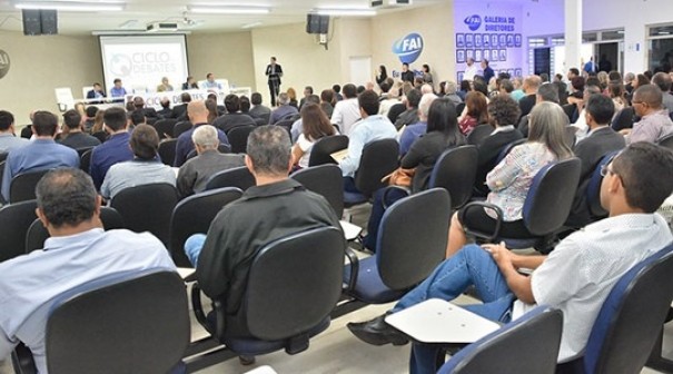 Lideranas de 23 municpios participam do Ciclo de Debates do Tribunal de Contas em Adamantina