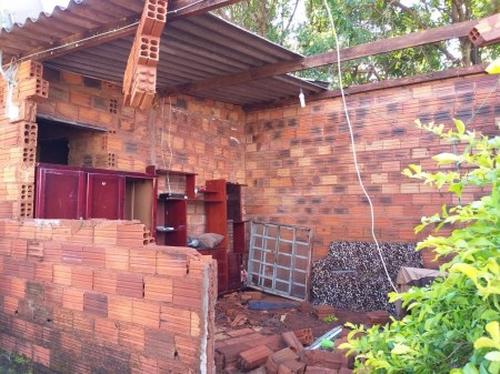 Chuva e vento fortes causam estragos em Teodoro Sampaio