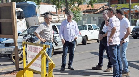 Obra no Parque dos Pioneiros em Adamantina é vistoriada pelo DAEE