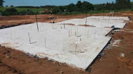 Finalmente é iniciada a construção das 101 casas populares em Flórida Paulista