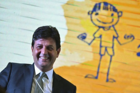 Ministério da Saúde deverá rever edição da caderneta do adolescente