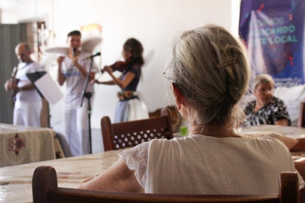 Menos solido e mais sentimentos no Lar dos Idosos em Adamantina