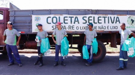 Todos os bairros de Lucélia são beneficiados com Coleta Seletiva de lixo