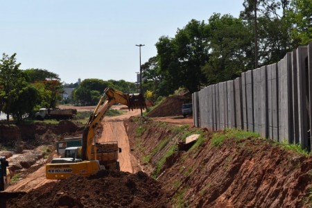 Prefeitura retoma instalação de aduelas no Parque dos Pioneiros