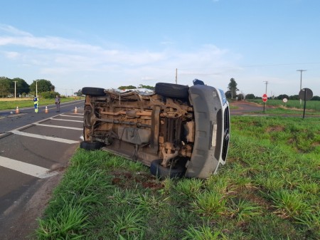 Colisão entre ambulância e carro deixa seis pessoas feridas na Rodovia Comandante João Ribeiro de Barros