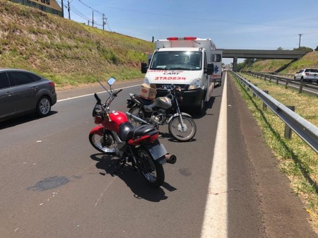 Acidente de trânsito envolve duas motocicletas na Rodovia Raposo Tavares, em Presidente Prudente