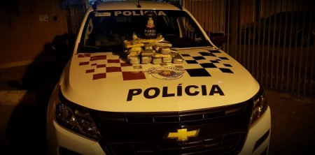 Mais de 40 kg de maconha são apreendidos pela Polícia Militar após abordagens a ônibus