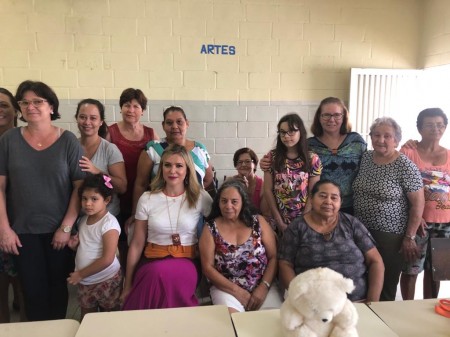 Polícia Civil realiza palestra sobre redes sociais na Casa da Mãe Nossa Senhora de Fátima em Adamantina.