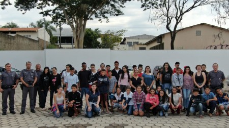 Alunos da escola Benjamim Constant visitam Base Comunitária de Segurança da PM de OC