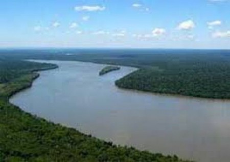 Pescador morre afogado após embarcação virar no Rio Paraná, em Presidente Epitácio