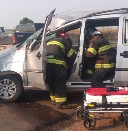 Capotamento de veículo deixa menina em estado grave na Rodovia Assis Chateaubriand