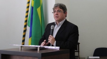 Após ser diagnosticado com dengue, prefeito de Dracena é internado na UTI