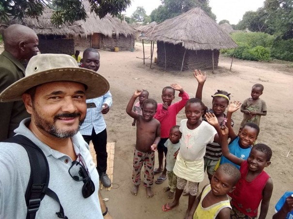 Pastor de Sagres no consegue embarcar para sua segunda misso humanitria na frica