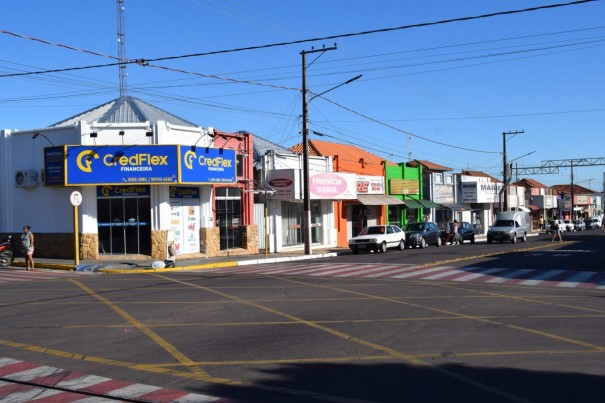 Comrcio de Parapu funcionar no feriado de aniversrio da cidade