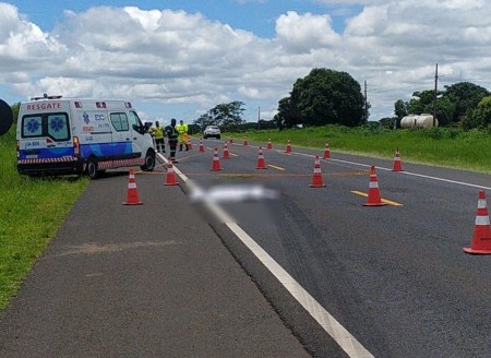 Pedestre é atropelado por caminhão e morre na Rodovia Homero Severo Lins