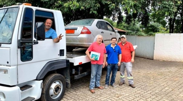 PAI Nosso Lar de Adamantina recebe carro apreendido em operaes contra o trfico de drogas