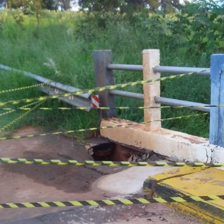 Ponte que liga Sagres a Inúbia Paulista está parcialmente interditada