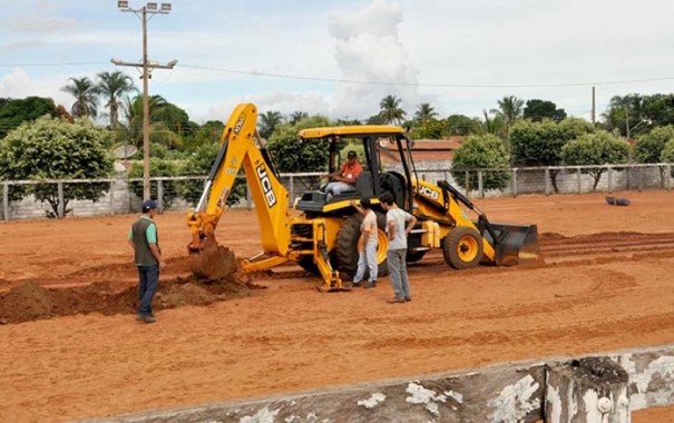 Sindicato Rural de Iacri abre inscries para curso gratuito de operao de retroescavadeira