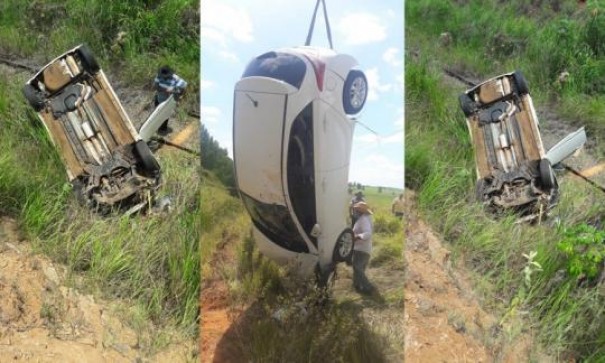 Carro sai da pista e cai em ribanceira entre Adamantina - Flrida Paulista