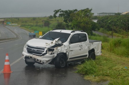 Aquaplanagem causa acidente com dois feridos na Rodovia Assis Chateaubriand