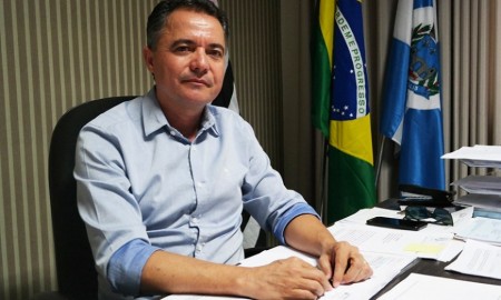 Prefeito de Mariápolis, Val Dantas, concede aumento salarial aos servidores públicos municipais