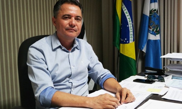 Prefeito de Maripolis, Val Dantas, concede aumento salarial aos servidores pblicos municipais