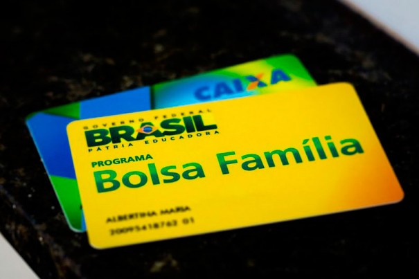 Beneficirios do Bolsa Famlia de OC que no apresentarem declarao de matrcula escolar dos filhos hoje tero benefcio bloqueado