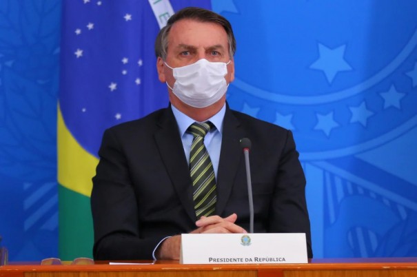 Bolsonaro diz que seu exame para covid-19 deu positivo