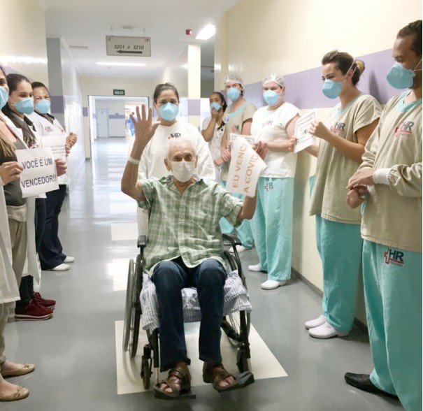 Idoso de 89 anos  o paciente mais velho a ser curado da Covid-19 no Hospital Regional