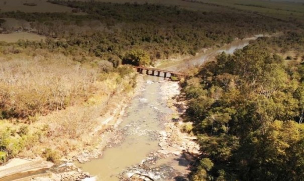 Ponte do Rio do Peixe que liga Rancharia a Parapu  interditada para obras