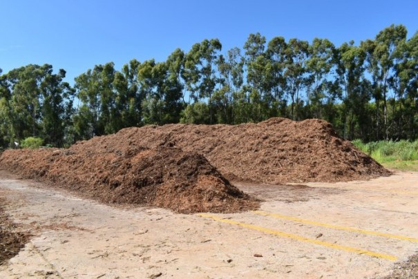 Composto orgnico  distribudo gratuitamente para produtores da Agricultura Familiar