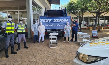 Sest-Senat de OC e Polícia Rodoviária de Tupã desenvolvem ações na Semana Nacional do Trânsito, na SP-294 em Iacri