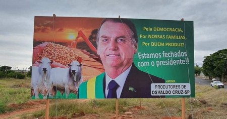 Justiça Eleitoral determina retirada de outdoor com imagem do presidente Bolsonaro em Osvaldo Cruz