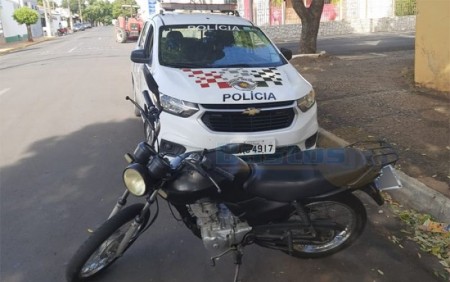 Moto furtada em Dezembro de 2020 é localizada no centro de Tupã